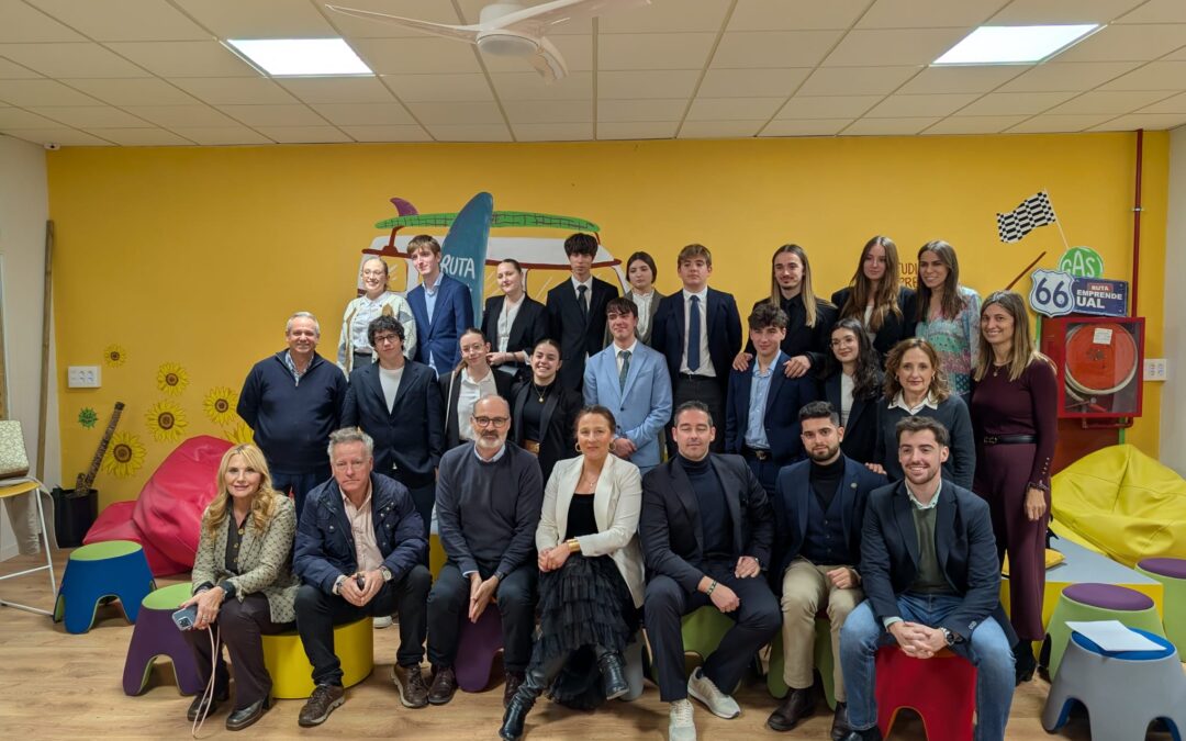 El IES Nicolás Salmerón gana el Torneo de Debate Económico de Educación Financiera en Almería y representará a la provincia en la final nacional