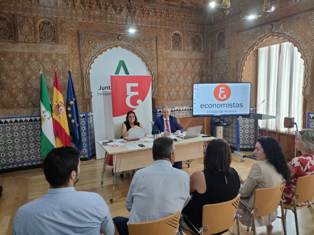 Jornada institucional del Colegio de Economistas de Almería en edificio histórico