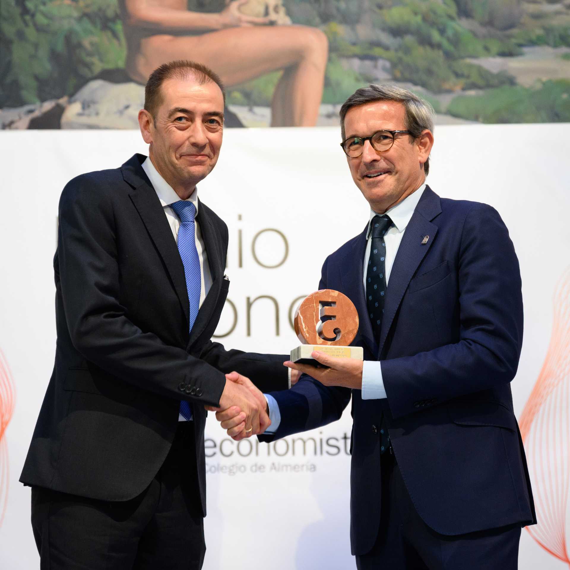 Premio de economistas entregado