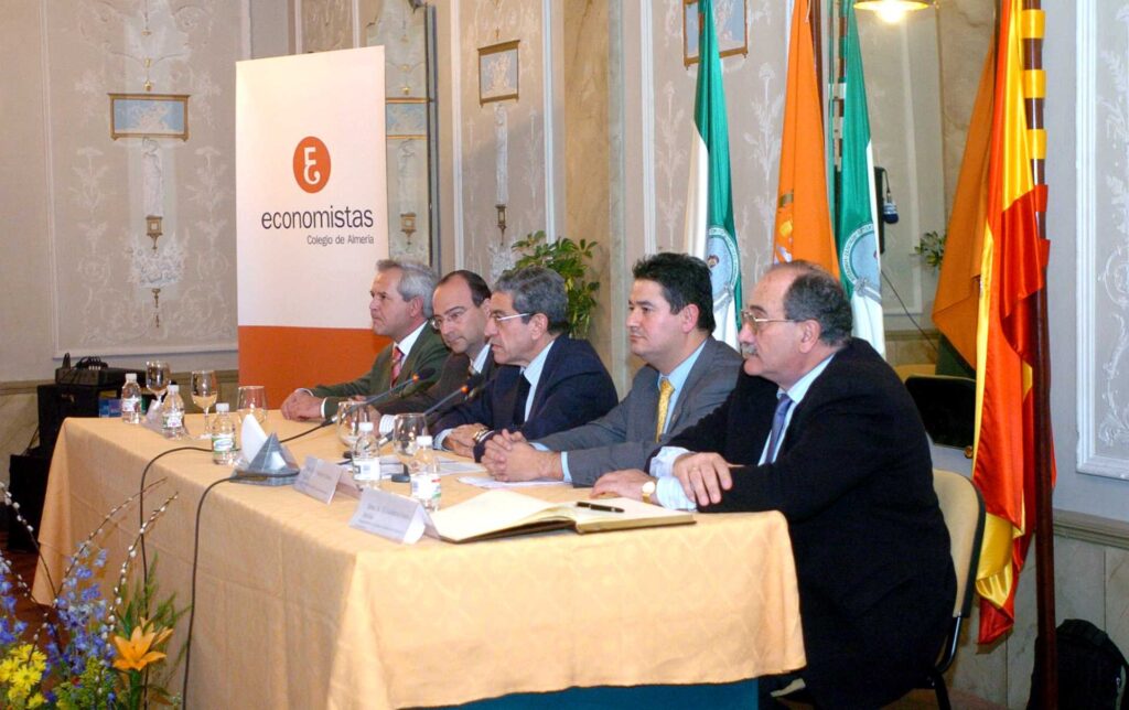 Foto de los anunciantes de los premios